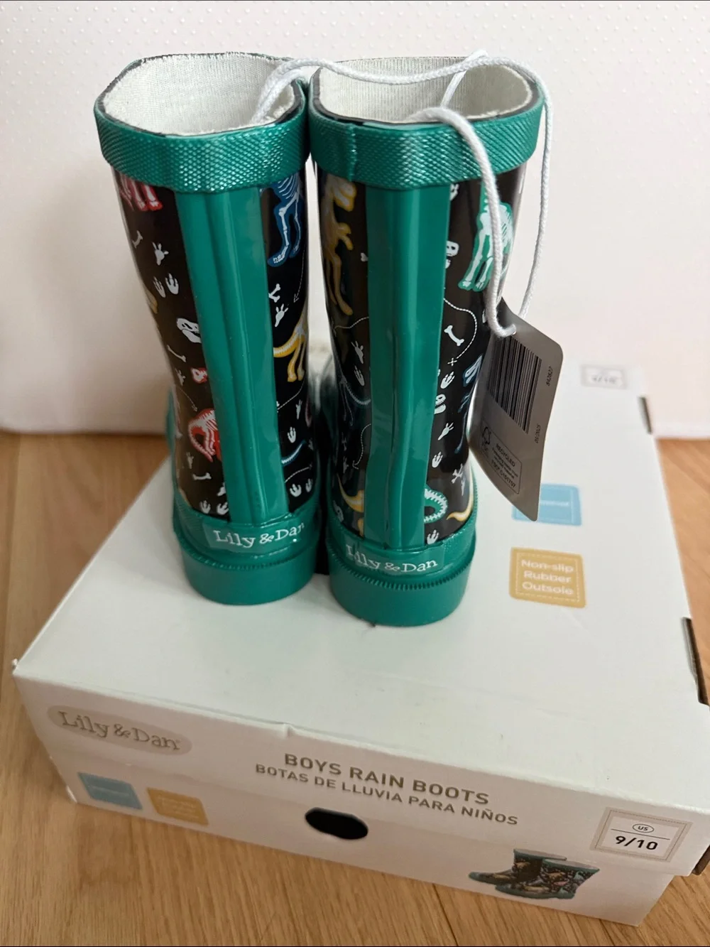 Lily & Dan NWT Boys' Black Dinosaur Rain Boots with green Trim